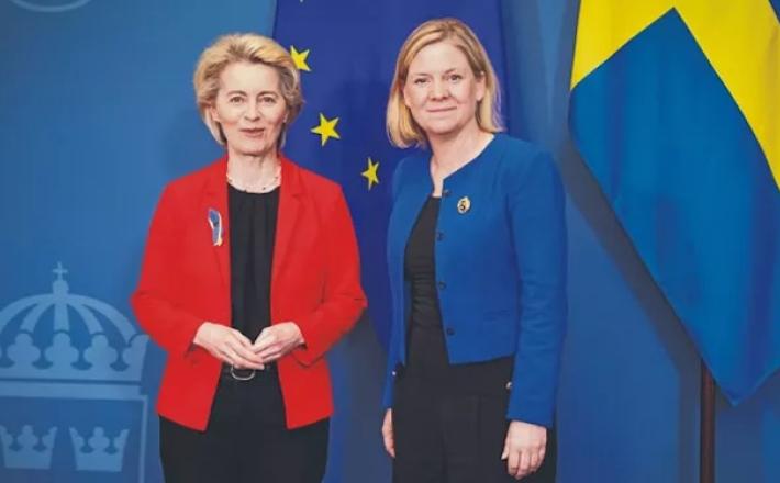 Ursula von der Leyen, présidente de la Commission européenne et Magdalena Andersson, Première ministre de la Suède. (AFP)