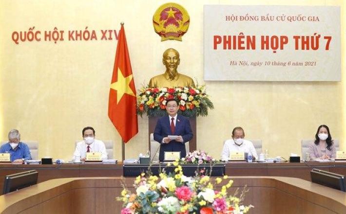 Chairman of the National Assembly Vuong Dình Hue chairing the National Election Council's seventh meetingin Hanoi on Thursday (June 10, 2021). - Vietnam News/ANN