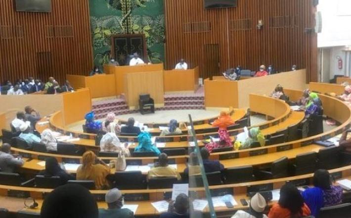 Au Sénégal, la 14e législature de l’Assemblée nationale comptera 73 femmes, soit 44,2% des 165 députés