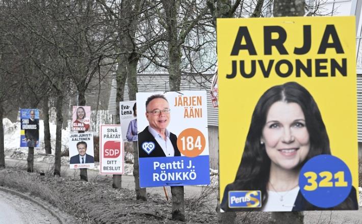 The election candidates promotional posters on the side of the road in Kirkkojärvi, Espoo on the 20th of March 2023. LEHTIKUVA