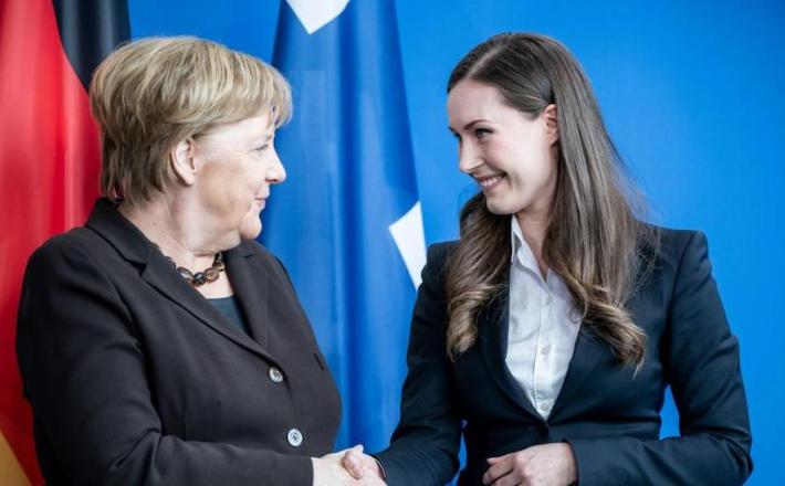 Tanto Angela Merkel como Sanna Marin han recibidos comentarios machistas por su ropaGTRES
