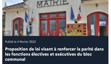 En France, une proposition de loi vise à renforcer la parité dans les fonctions électives et exécutives du bloc communal
