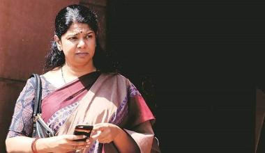 DMK leader Kanimozhi openly apologised on her Twitter account (File)
