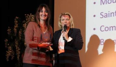 Charlotte Benoit, première adjointe de Vichy reçoit le prix 2022 de la Marianne de la parité récompensant l'effort d'égalité paritaire au sein de la Communauté de Communes de Vichy (Photo : La Montagne)