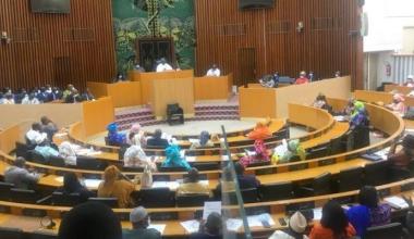 Au Sénégal, la 14e législature de l’Assemblée nationale comptera 73 femmes, soit 44,2% des 165 députés