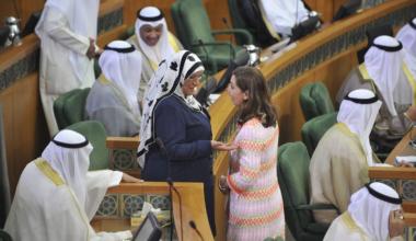 توقعات بفوز المرأة الكويتية بمقاعد محدودة بانتخابات مجلس الأمة 2022 (الجزيرة)