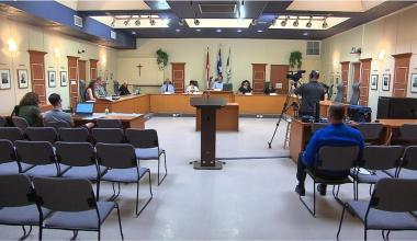 Une séance du conseil municipal de Sept-Îles (archives)  PHOTO : RADIO-CANADA / MARC-ANTOINE MAGEAU