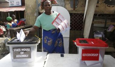 A woman at the gubernatorial and state house elections at a polling center in Lagos, Nigeria,   -   Copyright © africanews Sunday Alamba/Copyright 2019 The AP. All rights reserved.